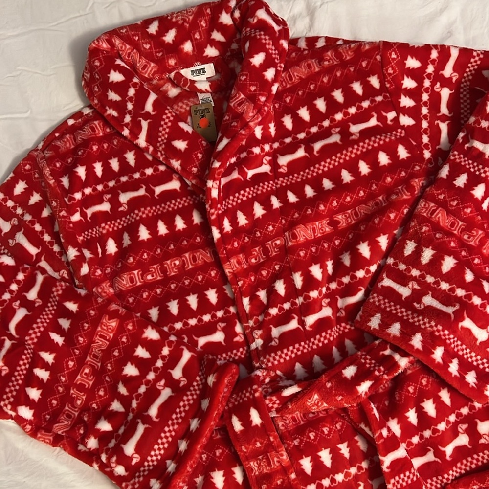 NWT PINK Fleece Robe